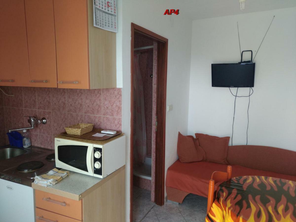 Apartments Sudic Njivice Exterior foto
